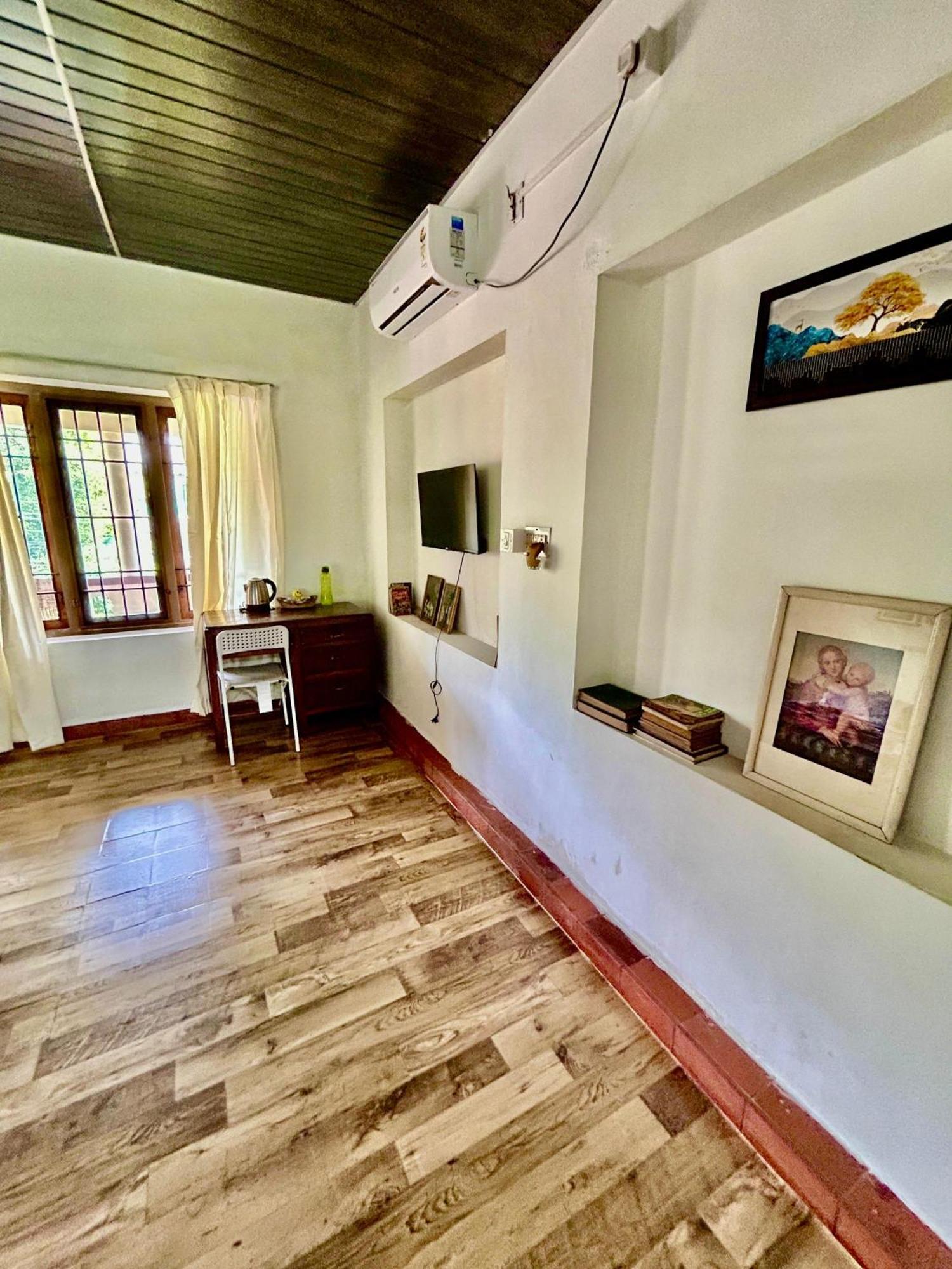 Mango Tree Guest house *
