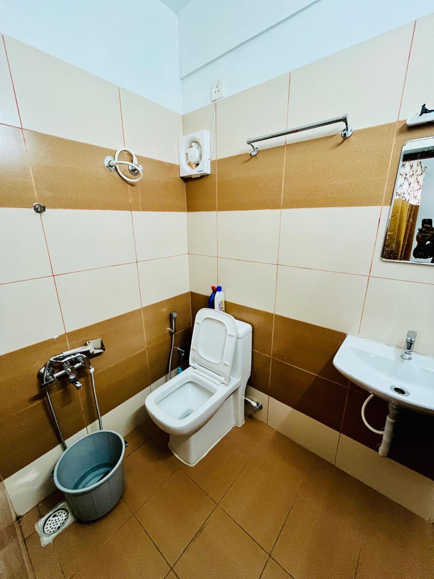 Ample Homes 2 Bhk - Near To Aims * Kochi