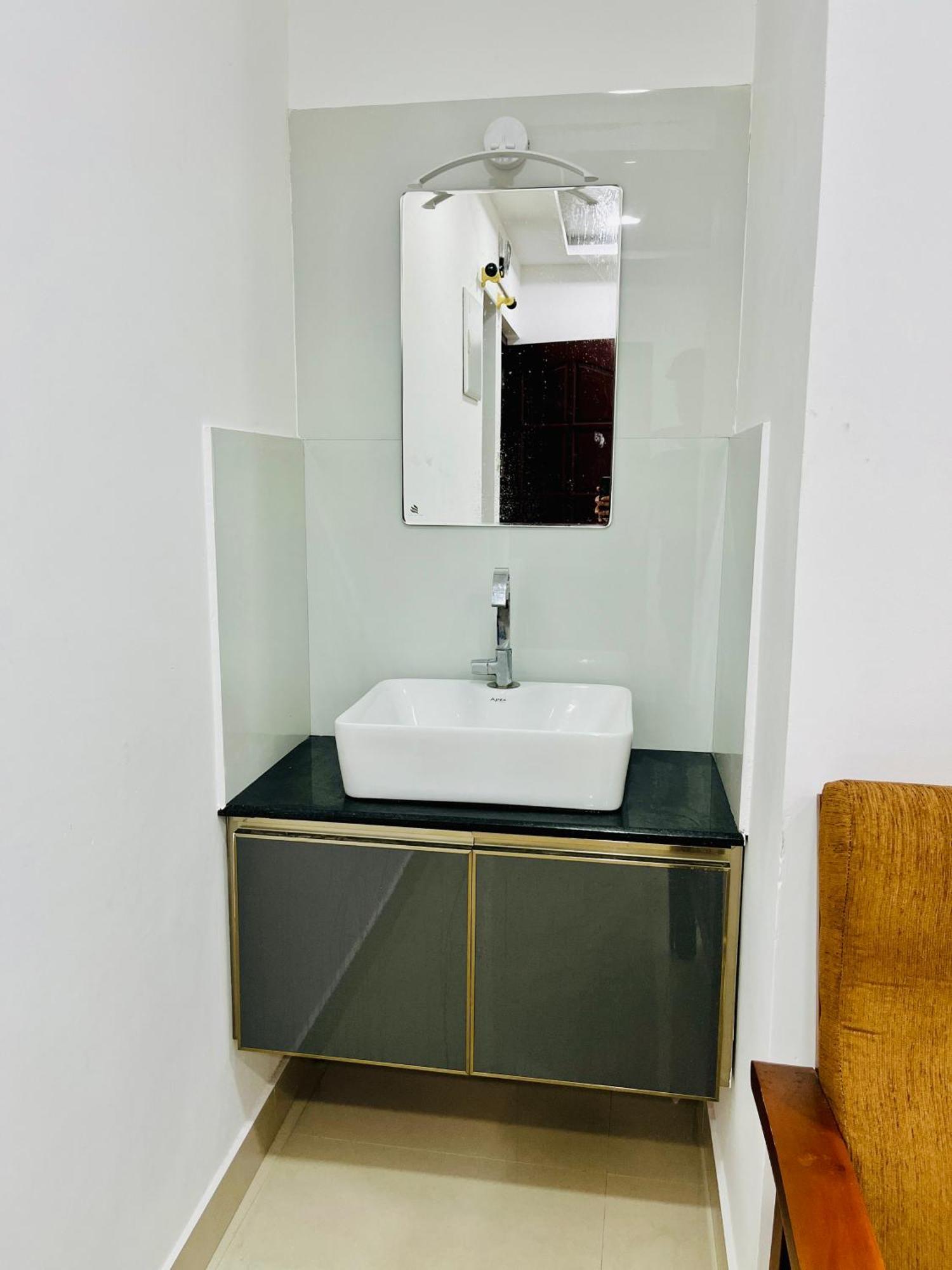 Apartment Ample Homes 2 Bhk - Near To Aims