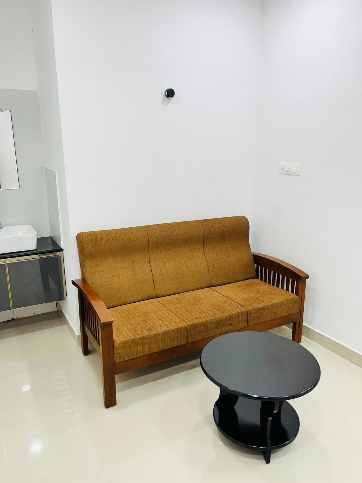 Apartment Ample Homes 2 Bhk - Near To Aims *