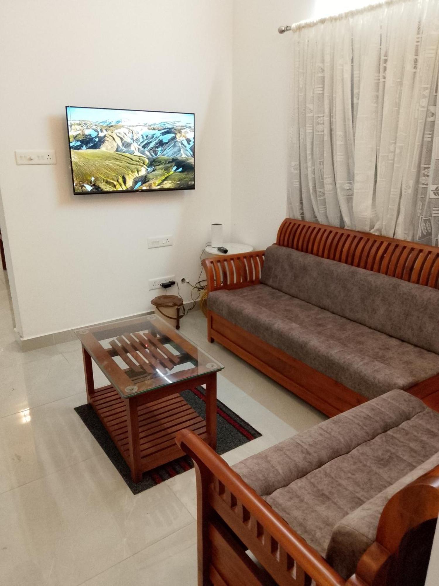 Hill Crown Emerald Holiday home *