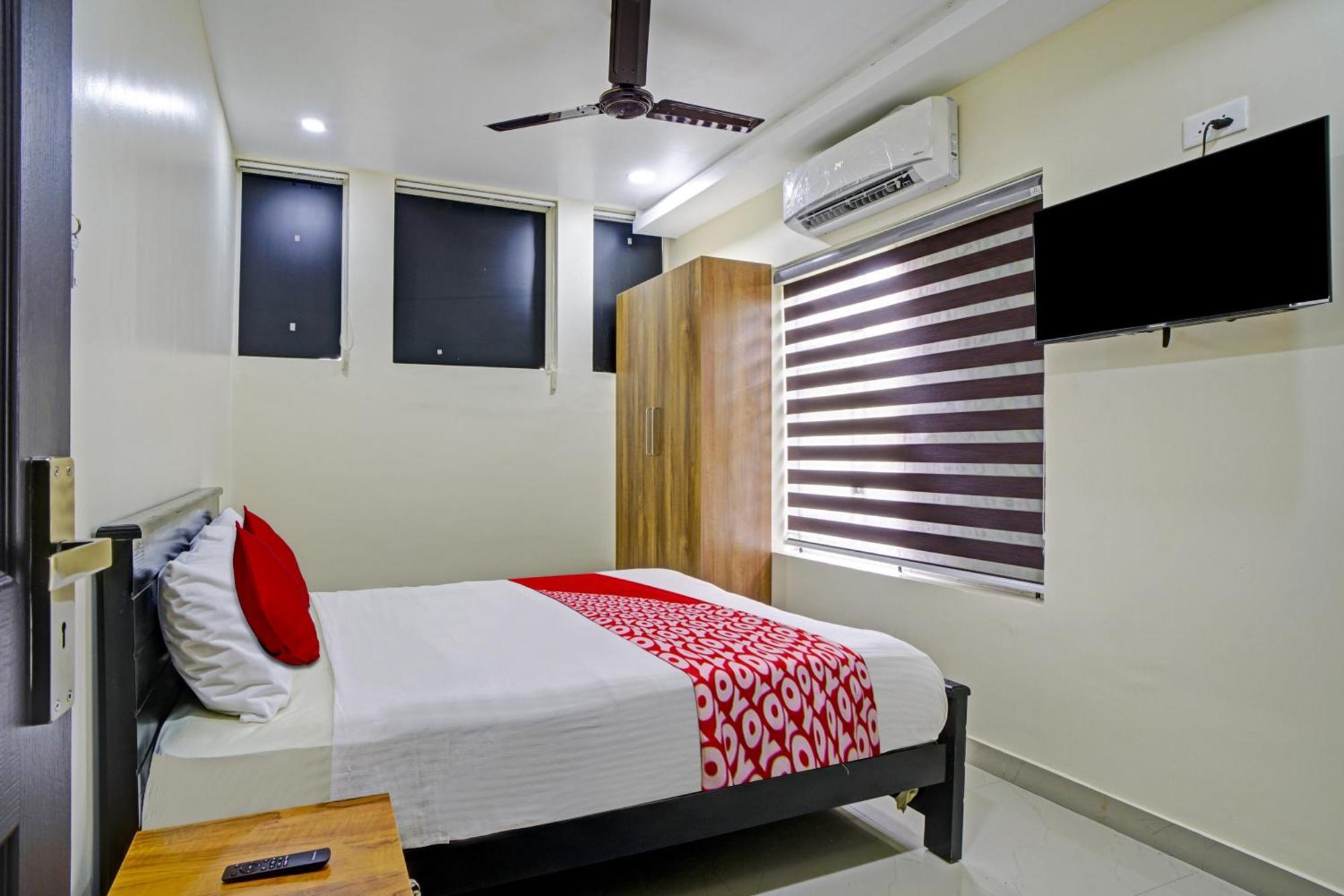 Super O Crystal Executive 4* Kochi