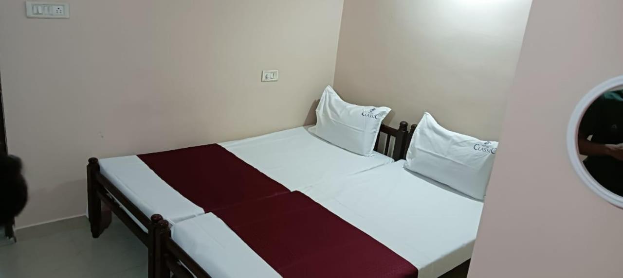 Lodge Classic Tourist Kochi