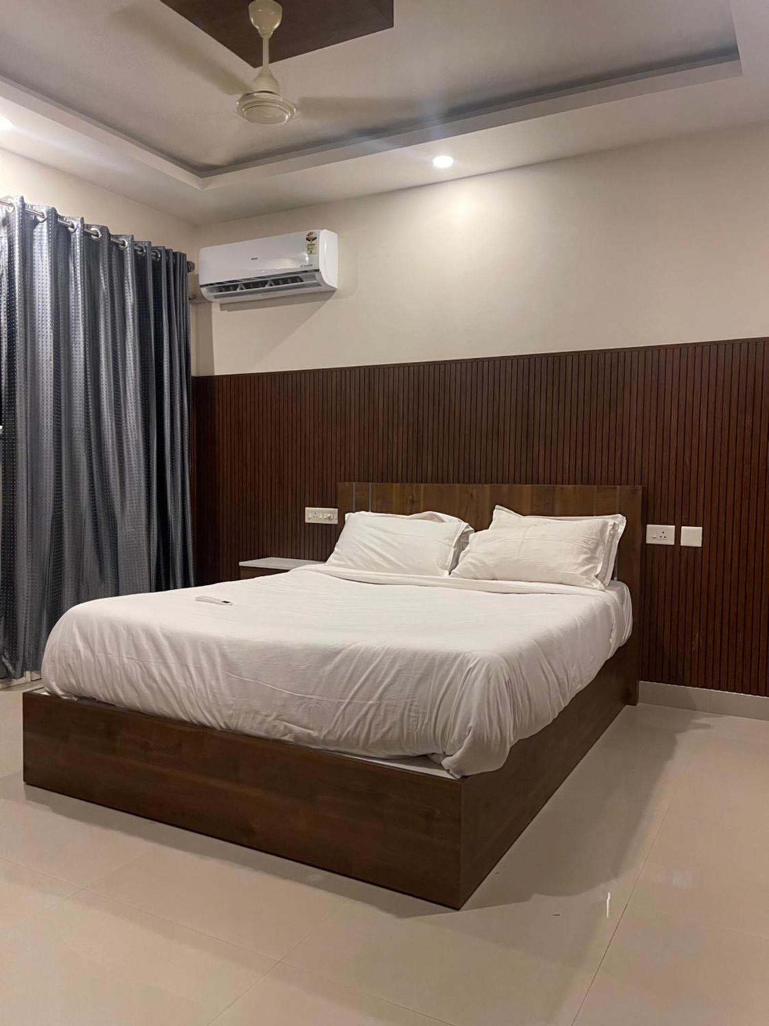 Platinum Airport Lounge Apartment Kochi