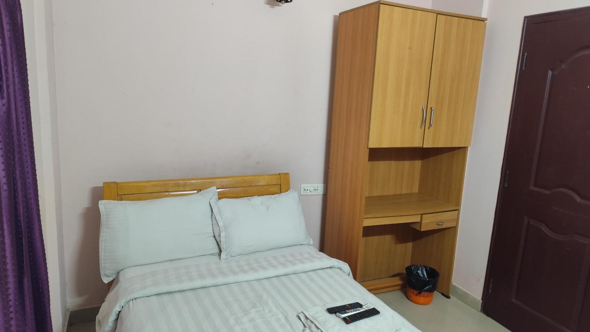 Tri-star Regency Hotel Kochi