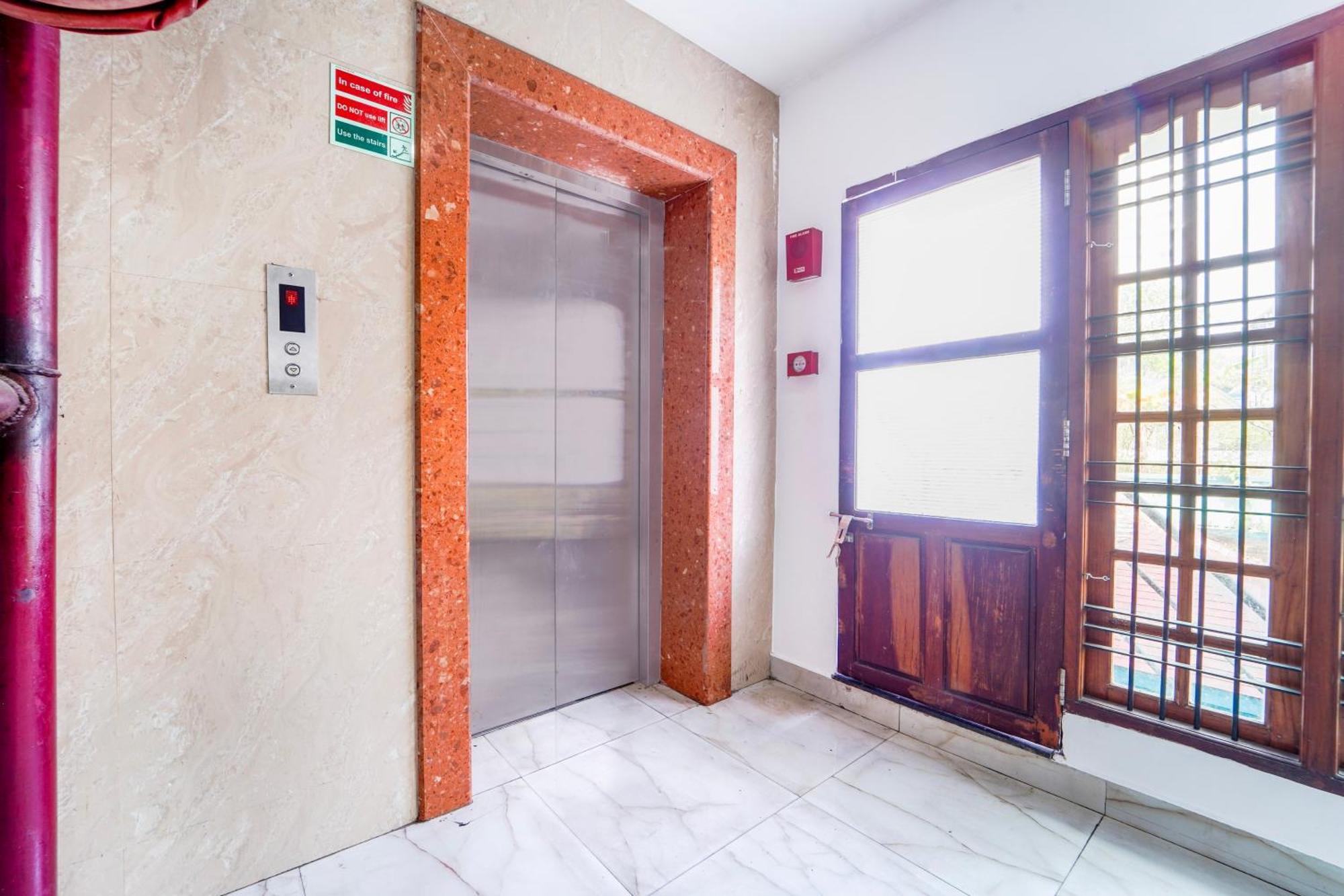 Hotel Super Townhouse Center Ernakulam