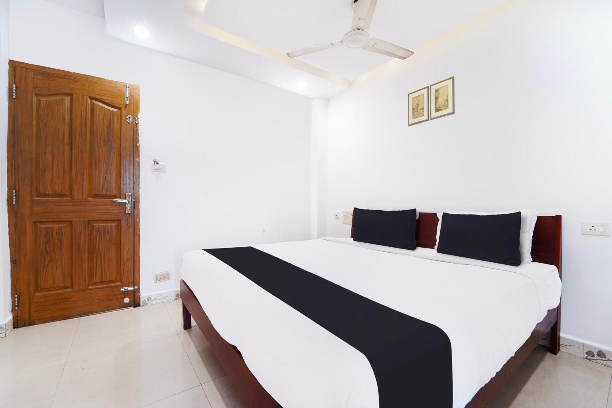 Super Townhouse Center Ernakulam 3*