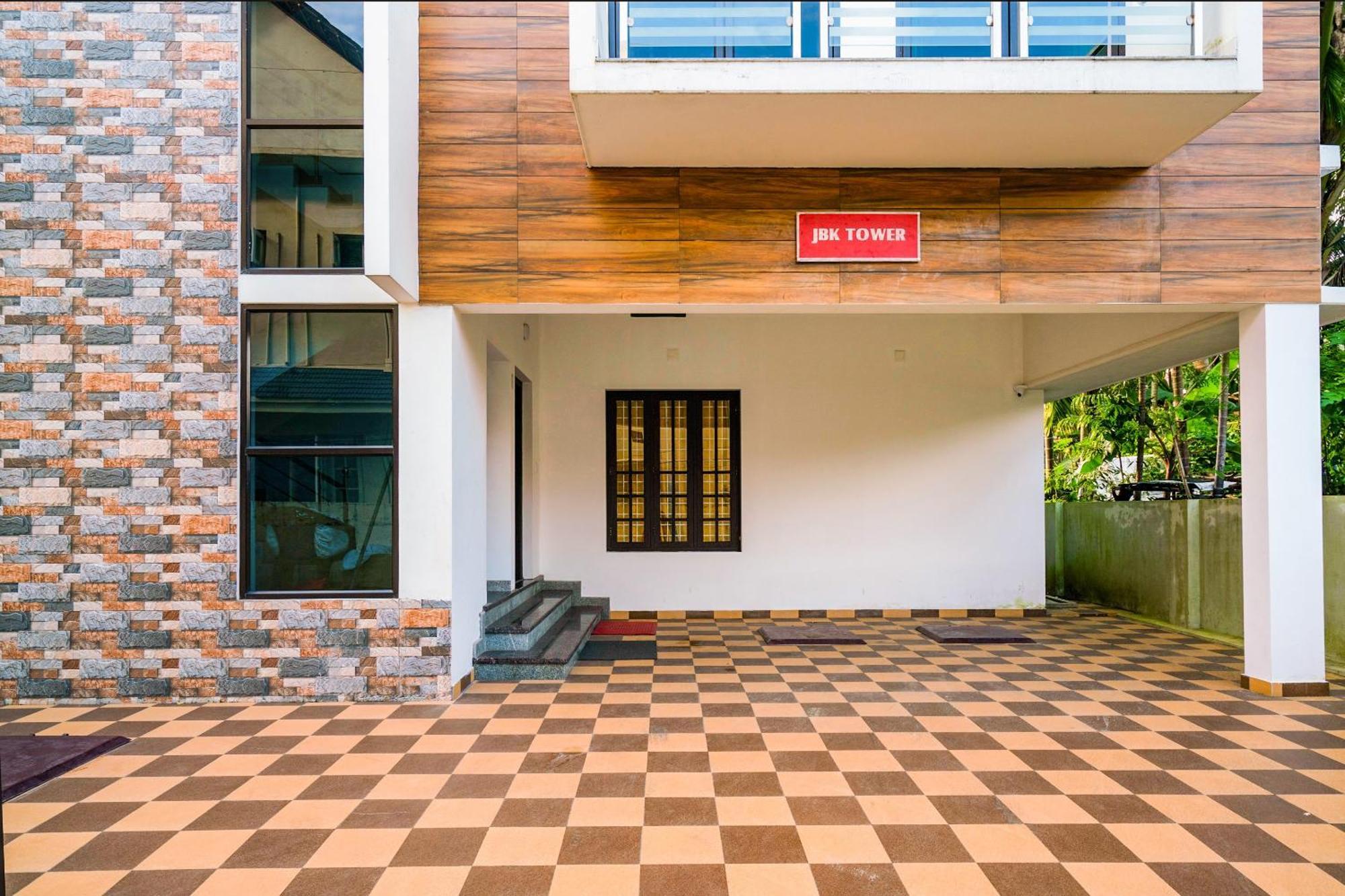 Apartment O Thykoodam