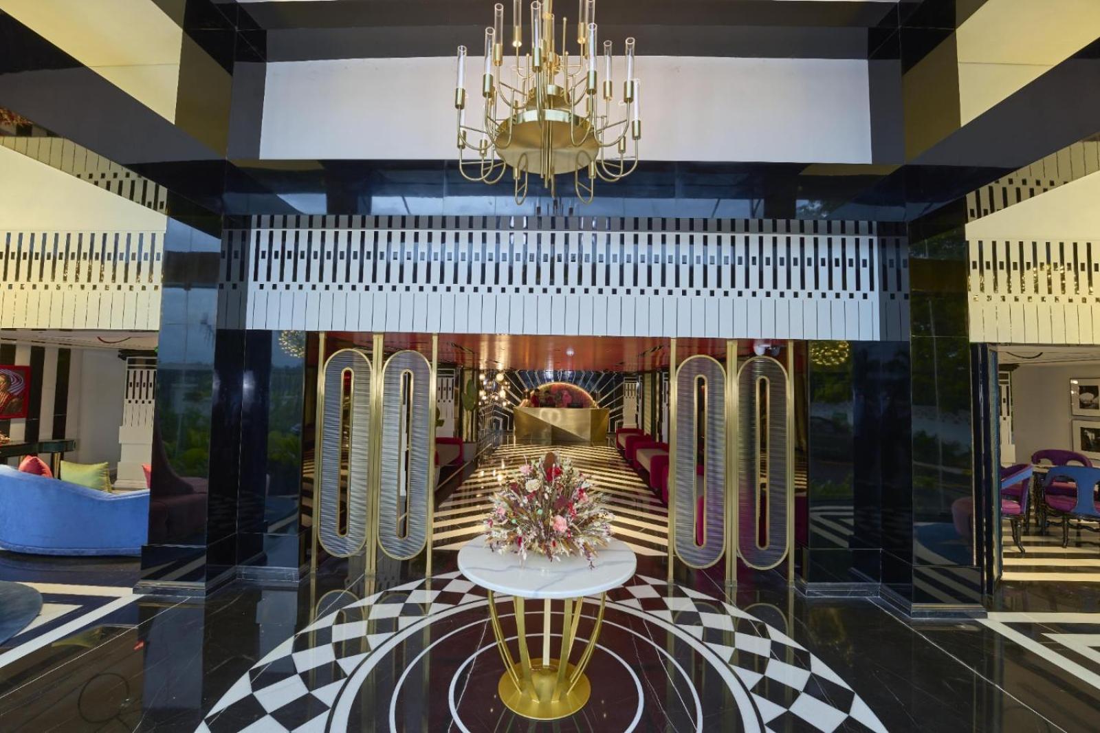 Noah Sky Hotel 4*