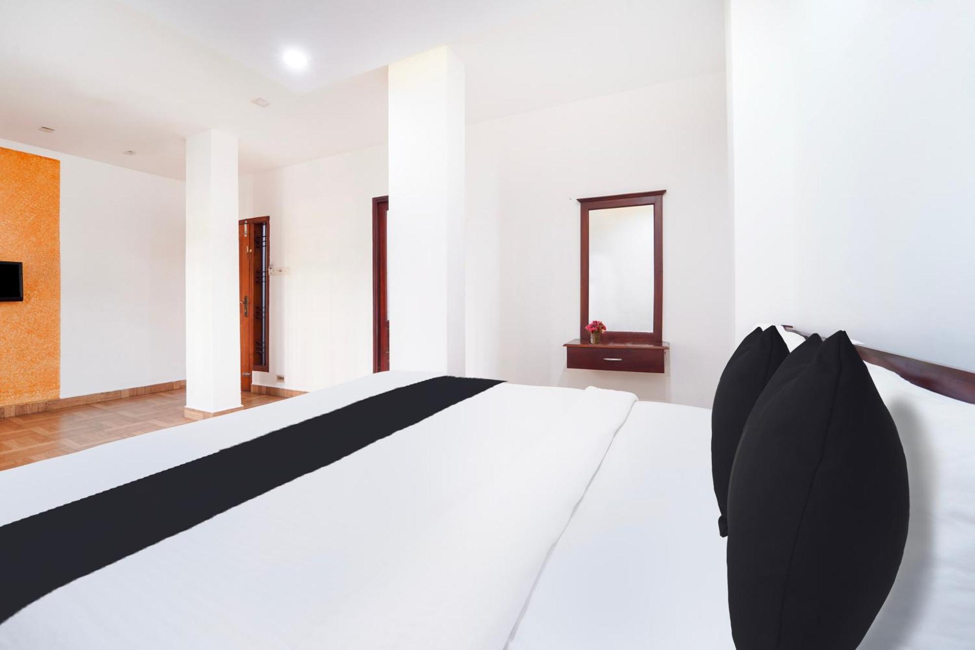 Super Townhouse Center Ernakulam Kochi