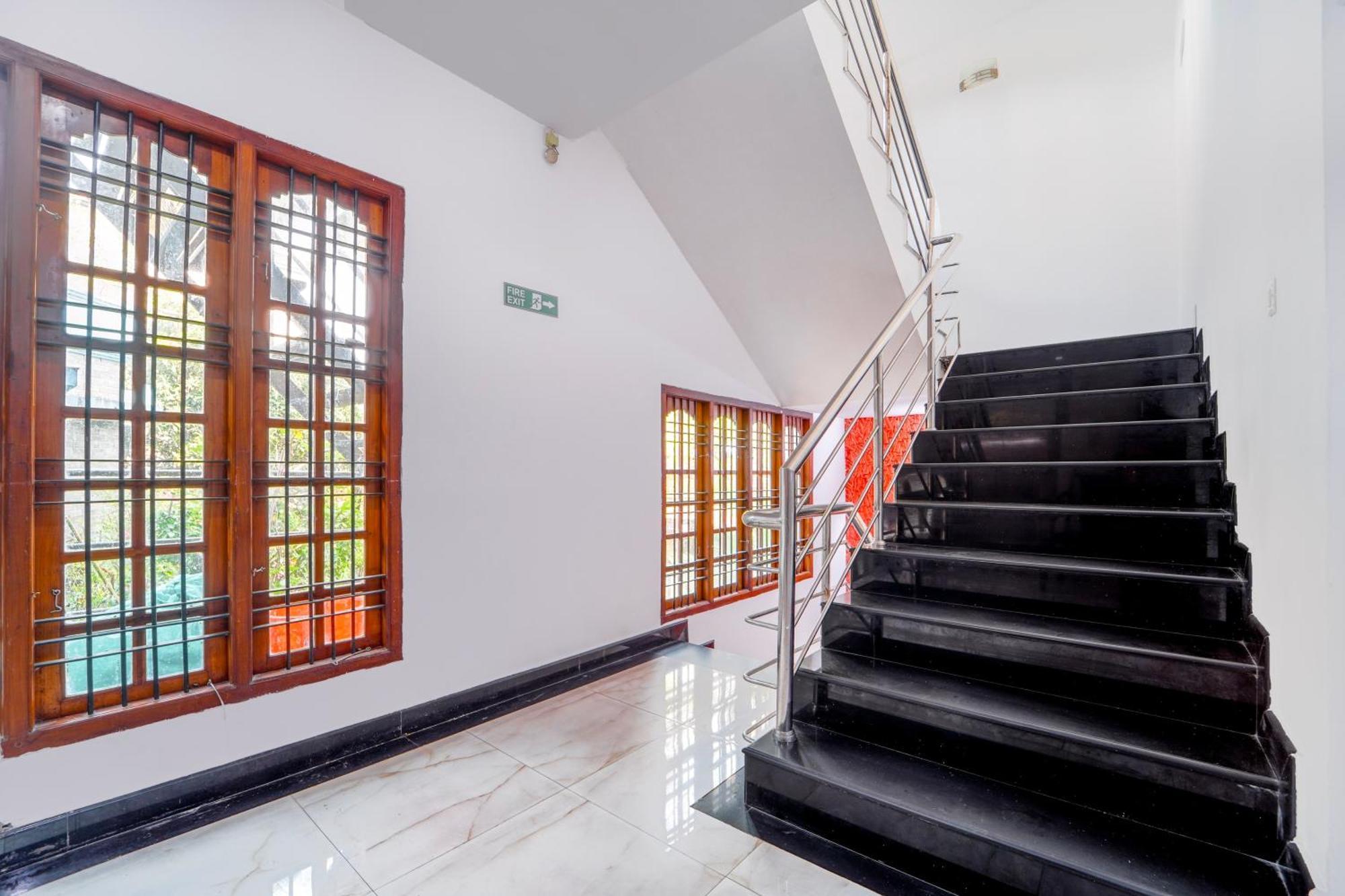 Super Townhouse Center Ernakulam Hotel Kochi
