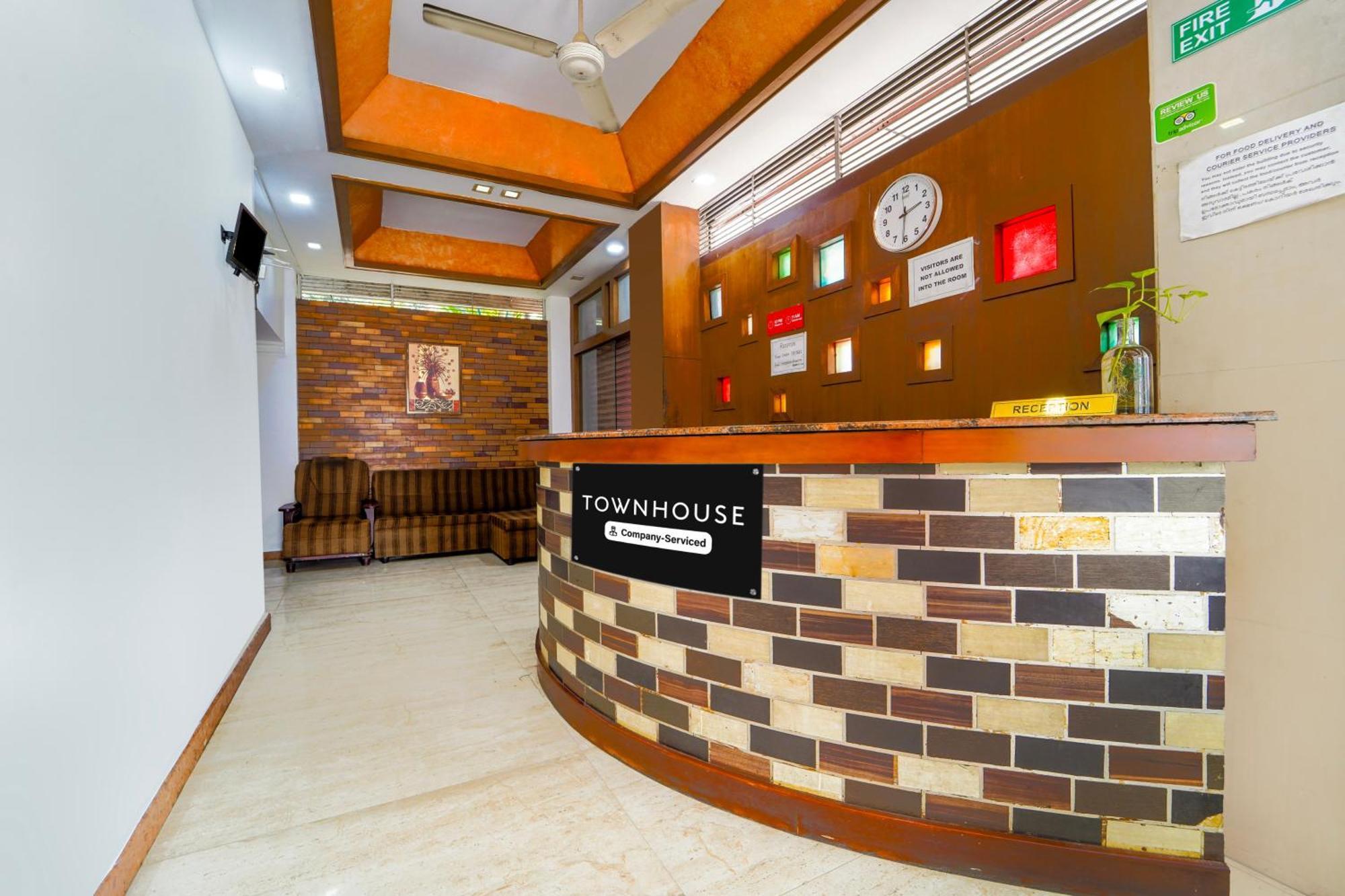 Super Townhouse Center Ernakulam 3*