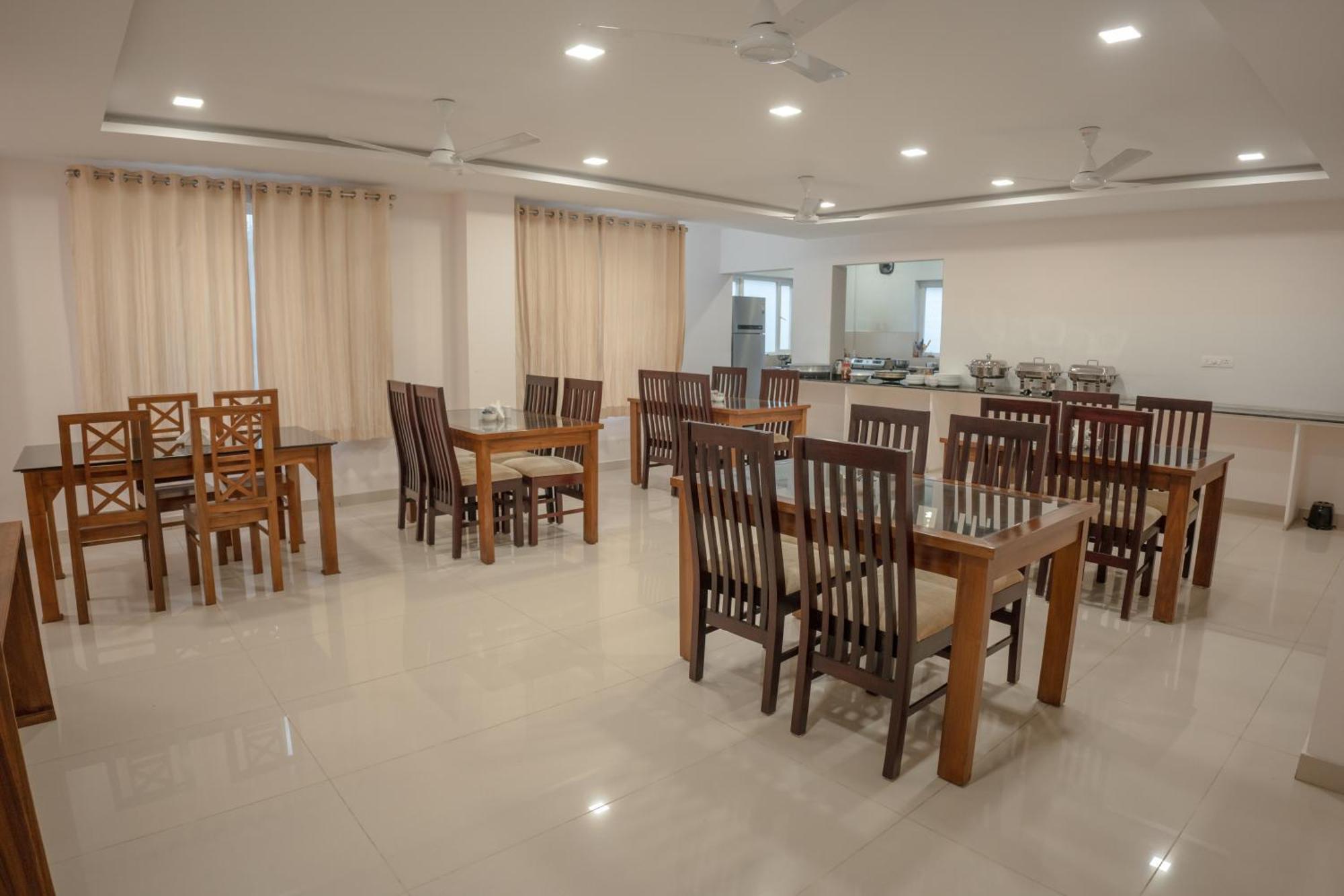 Daffodils Luxury Airport Hotel Kochi