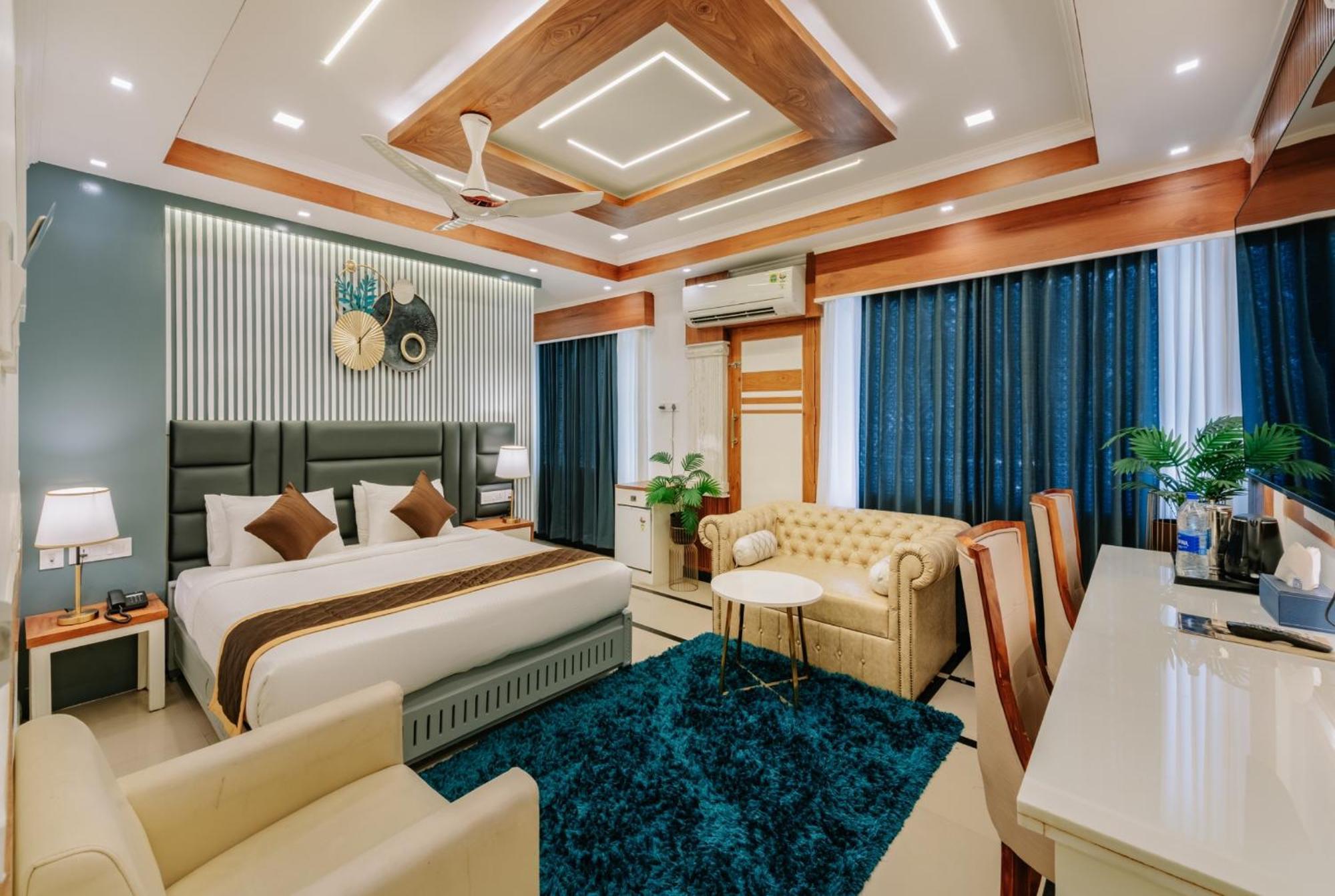 Hotel Excellency Airport