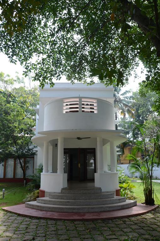 Gate - A Cgh Earth Saha Experience Villa