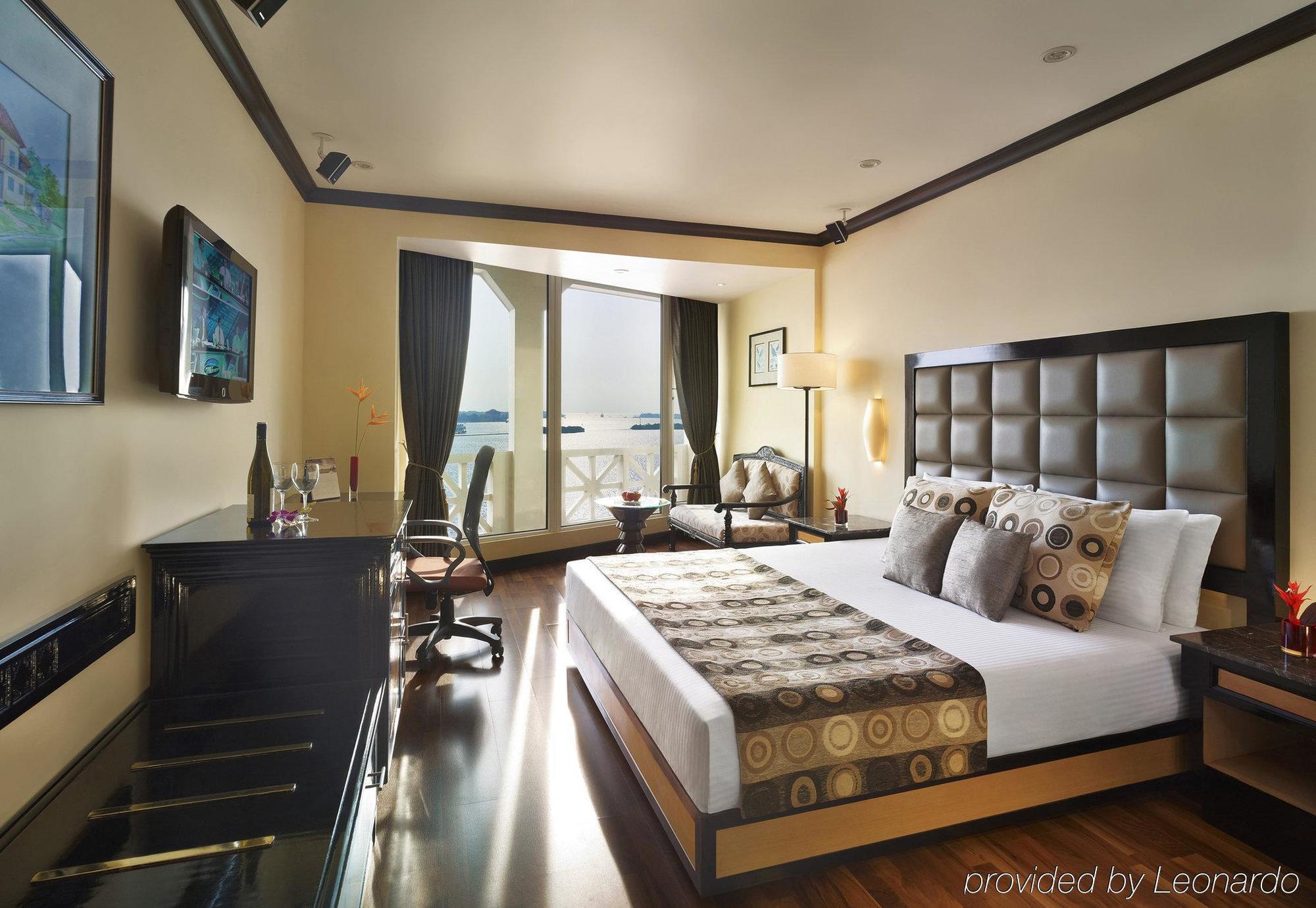 Vivanta Ernakulam, Marine Drive 5* Kochi