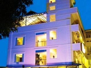 Centre Point Hotel 3*