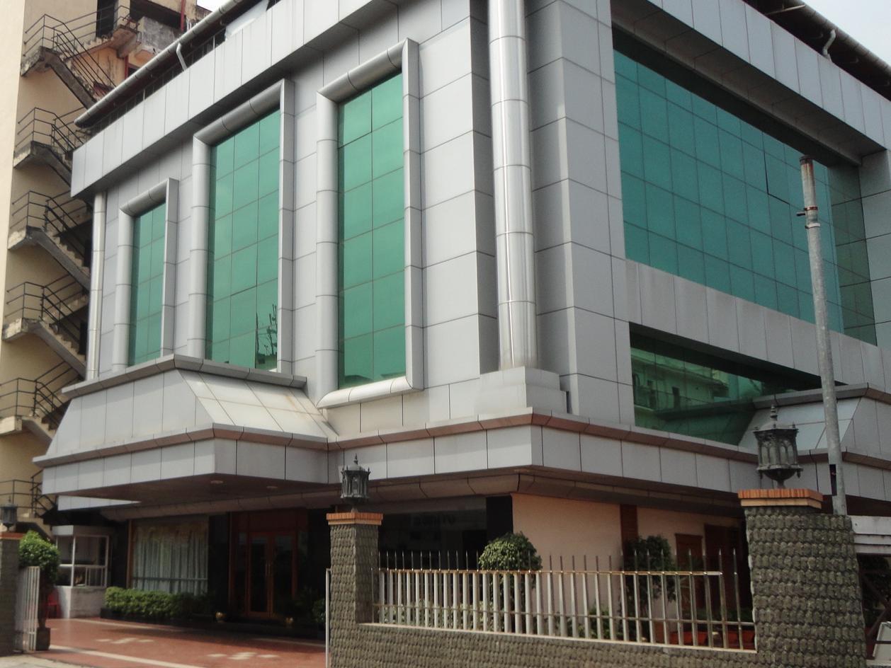 Grand Seasons Hotel
