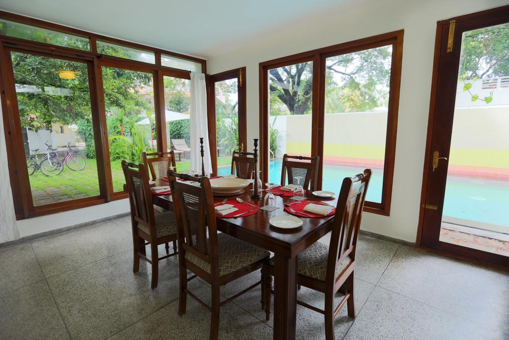 Villa Gate - A Cgh Earth Saha Experience
