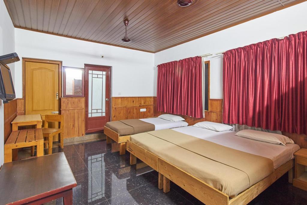 Oval Apartment