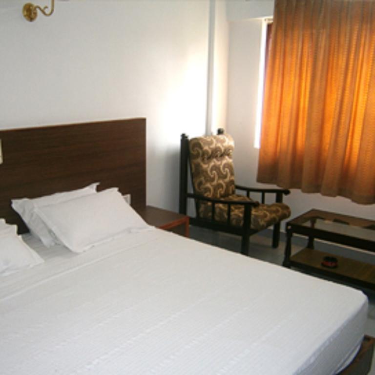 Hotel Gopika Regency Kochi