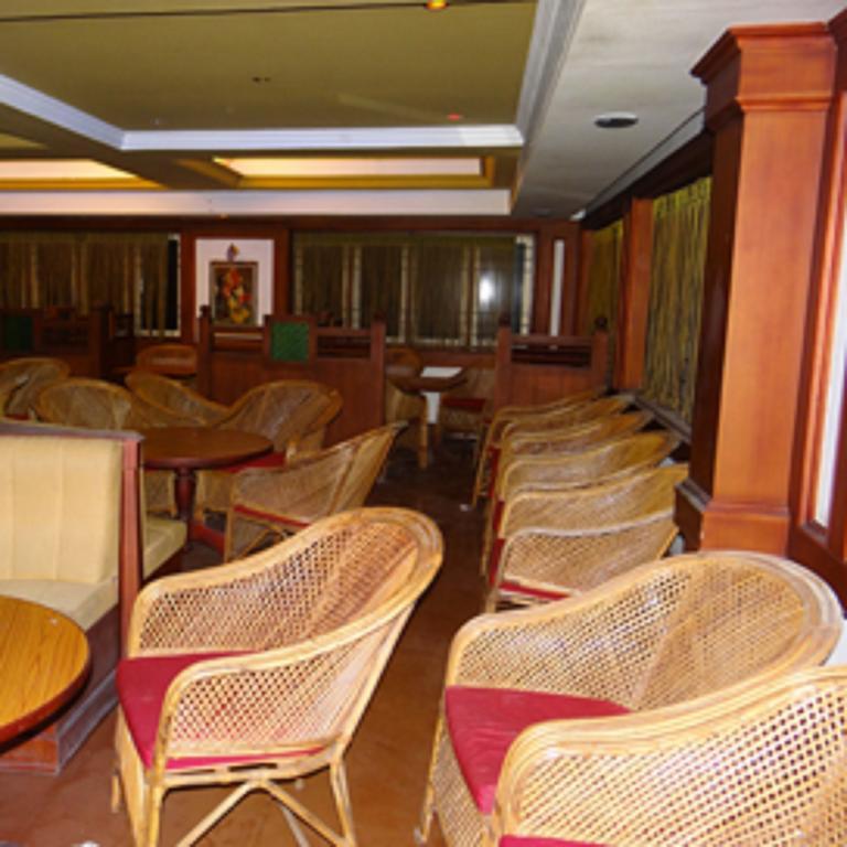 Hotel Gopika Regency 3*