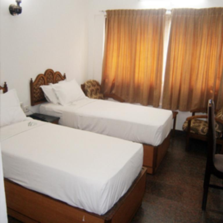 Hotel Gopika Regency