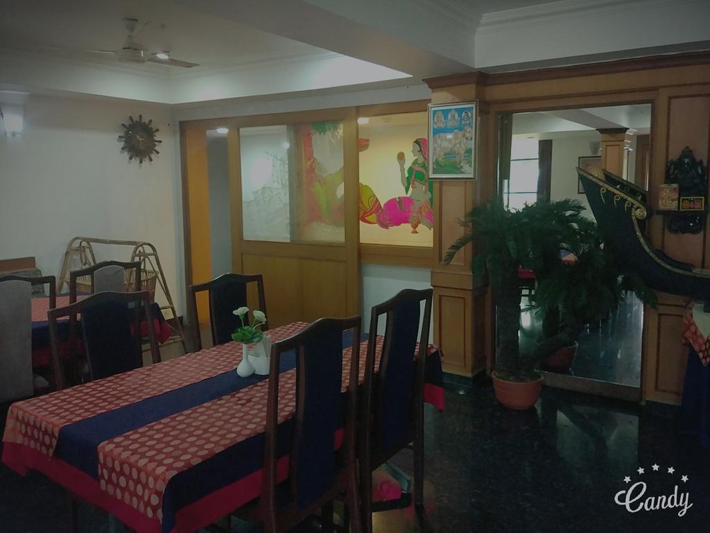 Hotel Gopika Regency Kochi