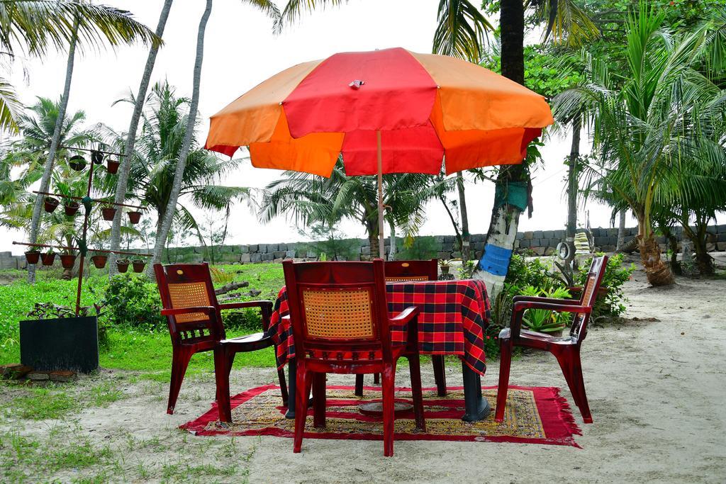 Royal Beach Abode Homestay *