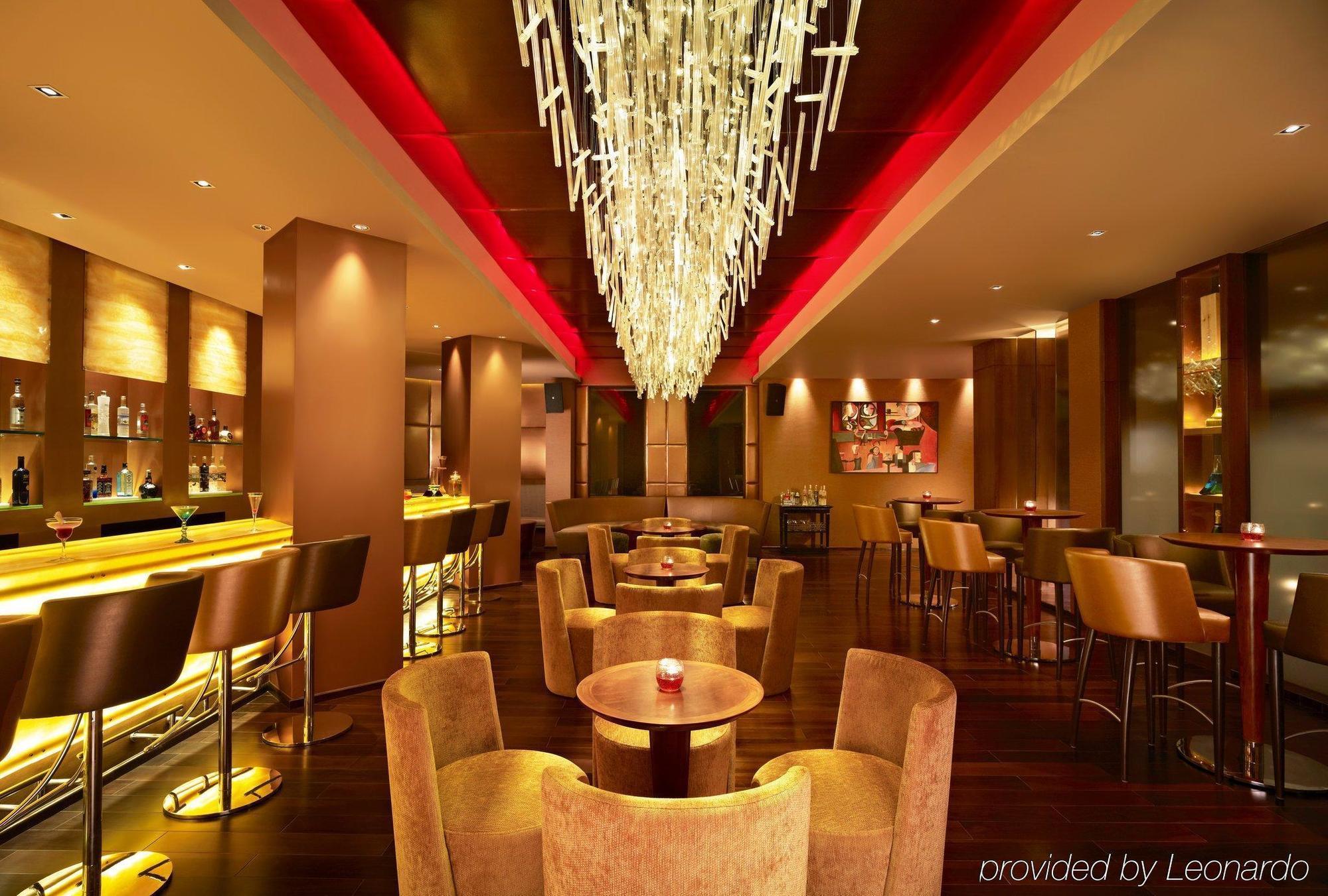 Hotel Vivanta Ernakulam, Marine Drive