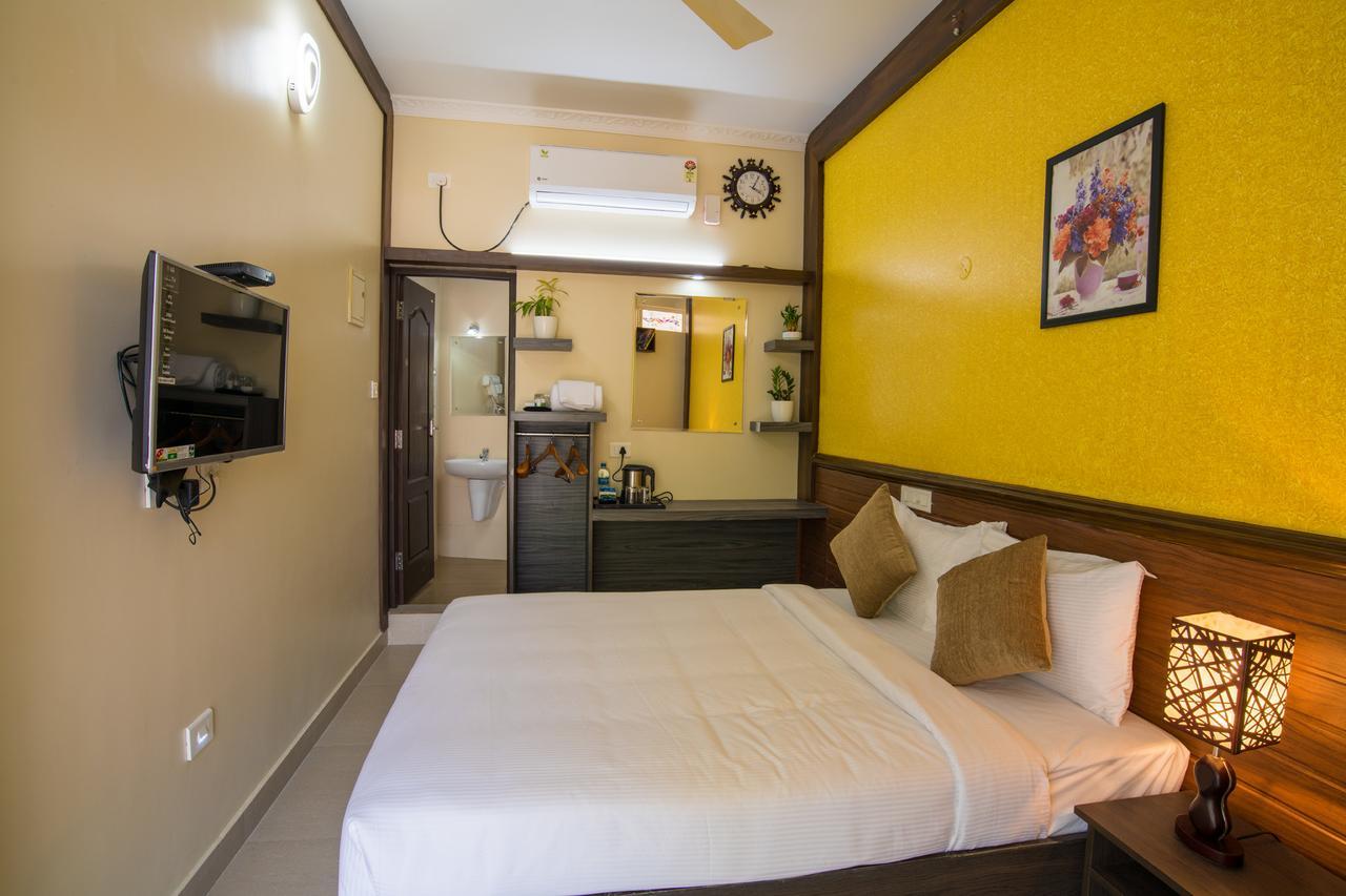 Hotel Gems 9 Airport