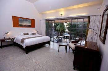 Hotel Eighth Bastion - A Cgh Earth Experience