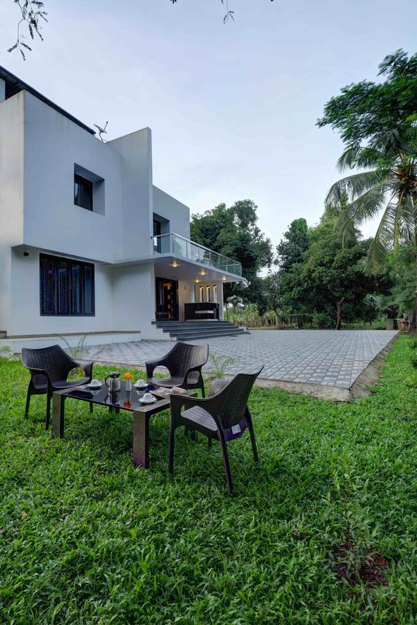 Bed & Breakfast Nadhiyoram River Retreat
