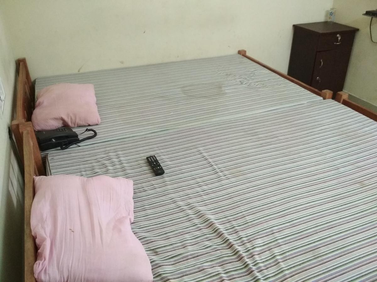 Lodge Miltone Residency