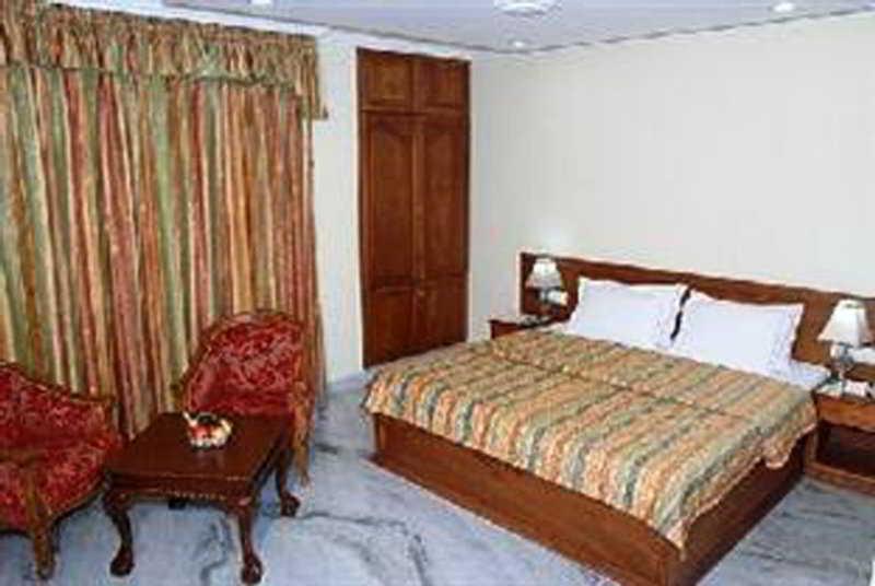 Grand Seasons Hotel 3*