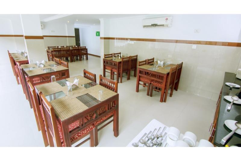 Hotel Centre Point 3*