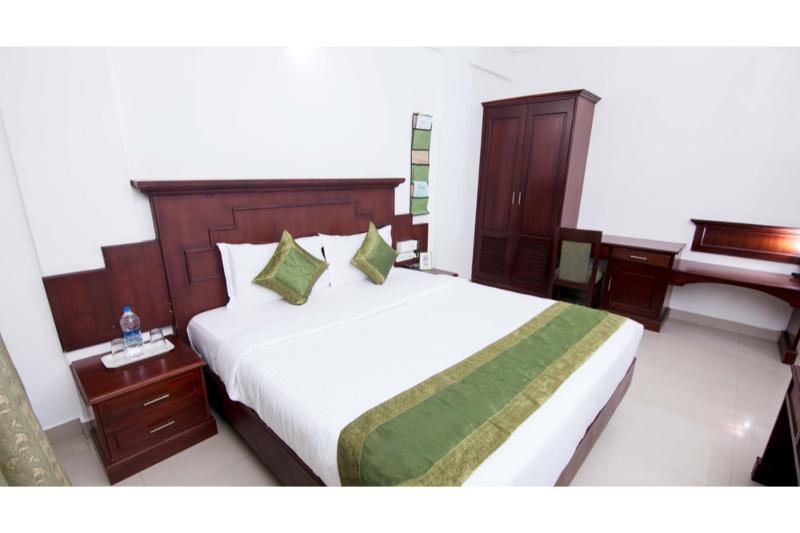 Hotel Centre Point 3*