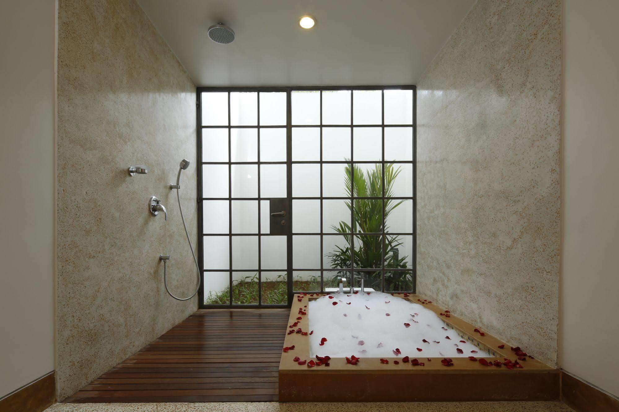 Eighth Bastion - A Cgh Earth Experience Hotel Kochi
