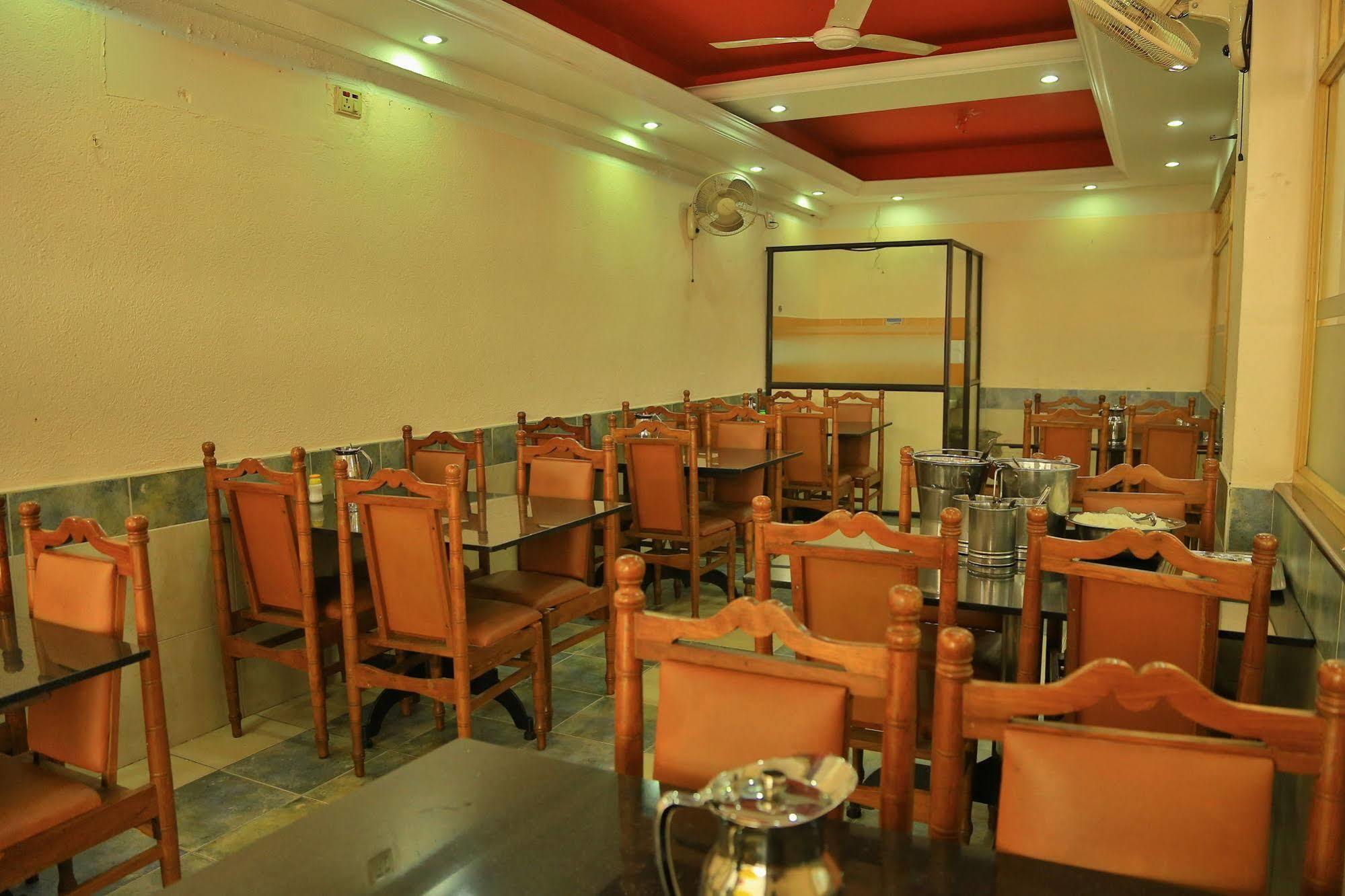 Hotel Srinivas Kochi
