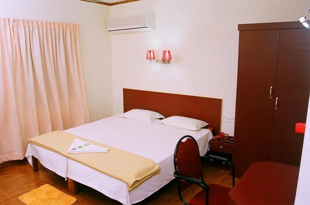 Srinivas Hotel Kochi