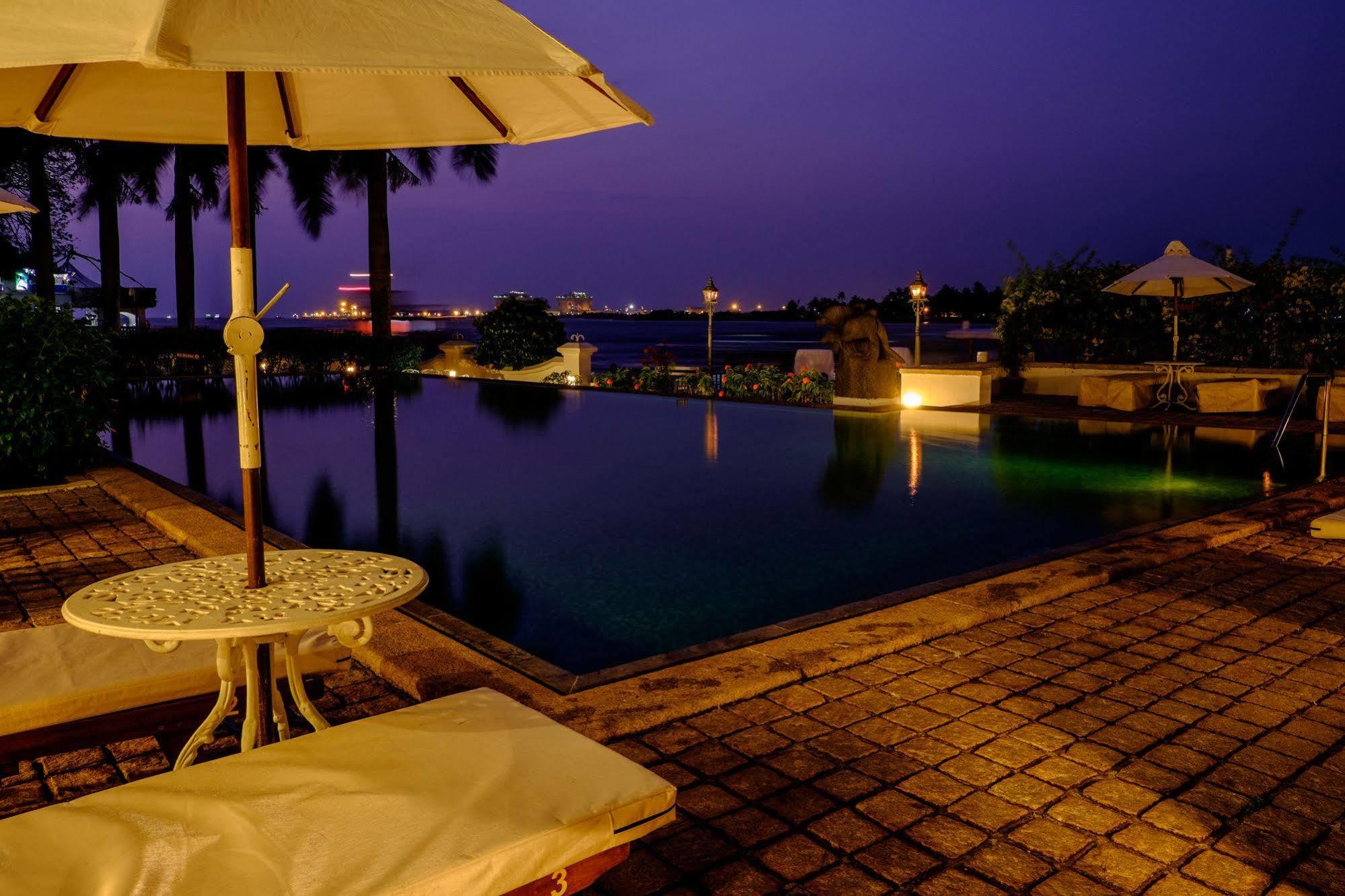 Hotel Brunton Boatyard - A Cgh Earth Experience Kochi