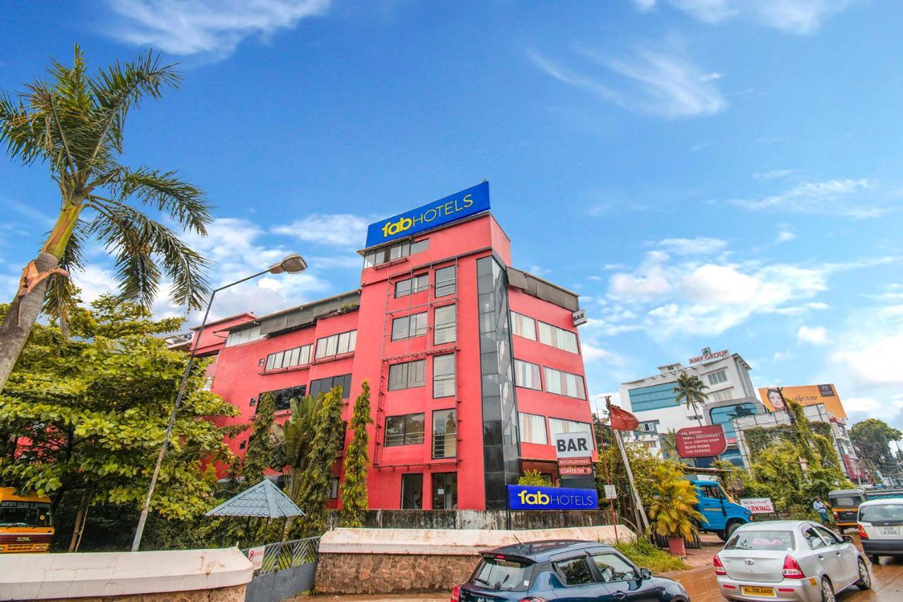 Hotel Oyo 28601 Og'S Kanthari