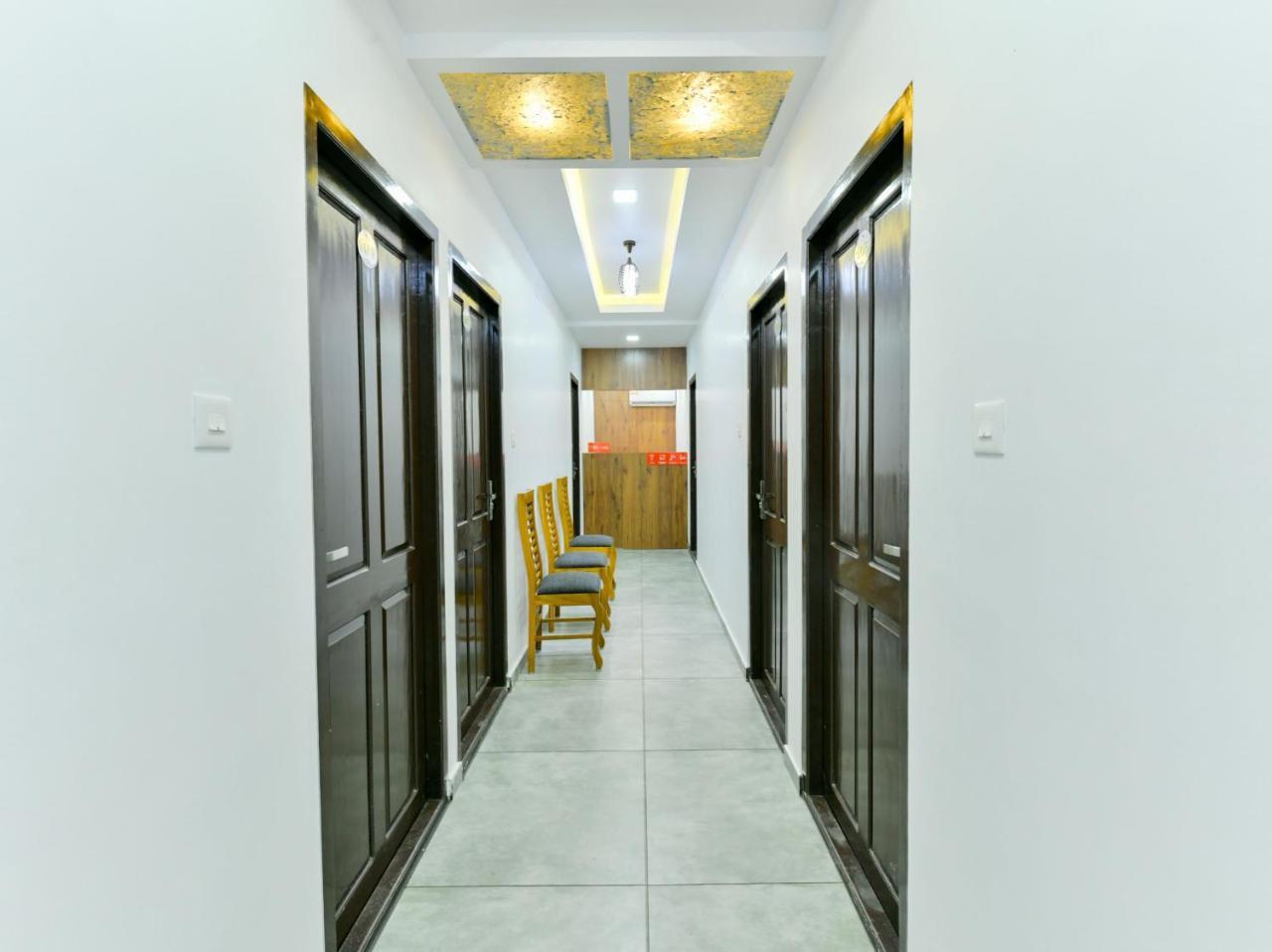 Oyo 16605 Royal Front Hotel 3*