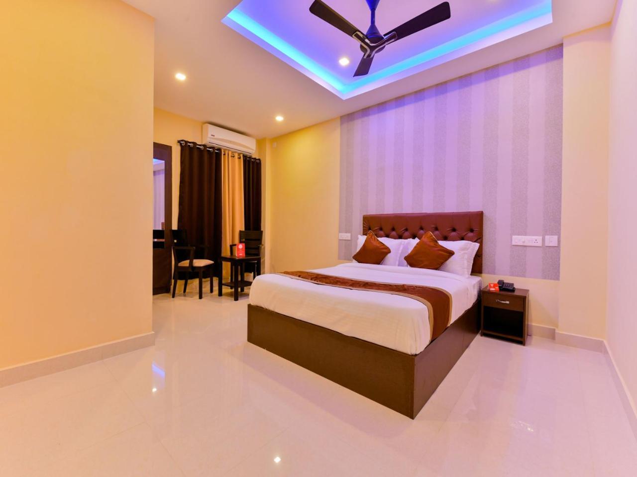 Oyo 16605 Royal Front Hotel Kochi