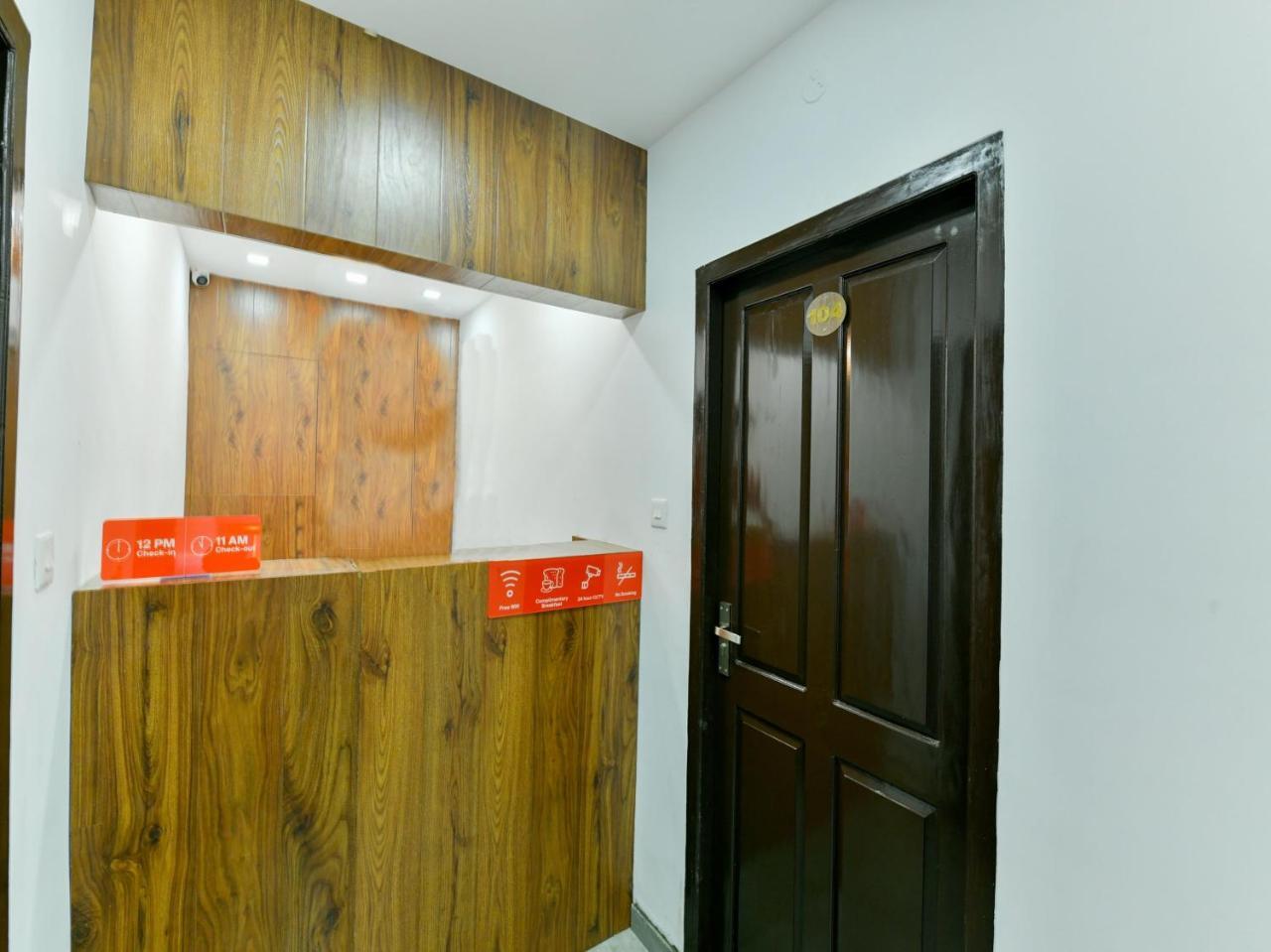 Oyo 16605 Royal Front Hotel 3*