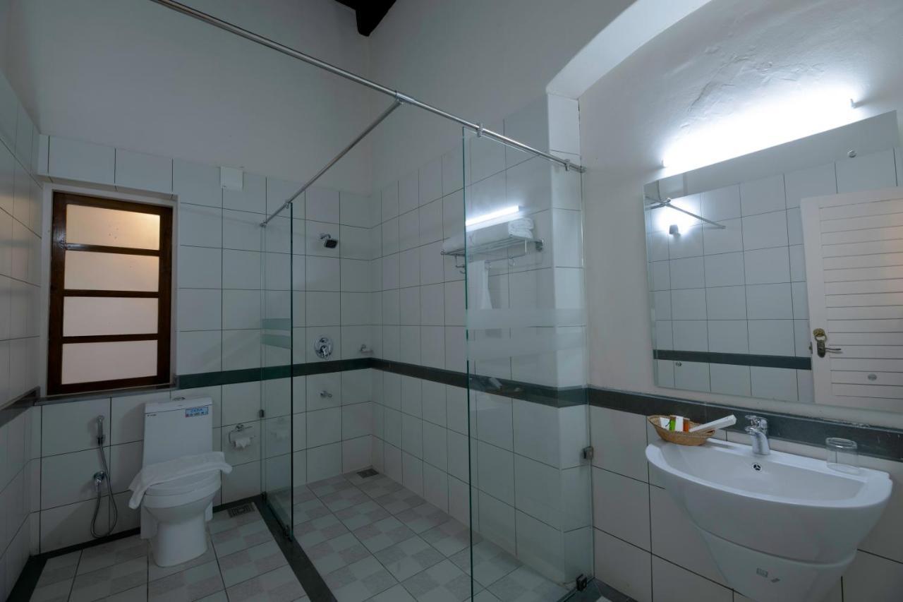 Dutch Hotel