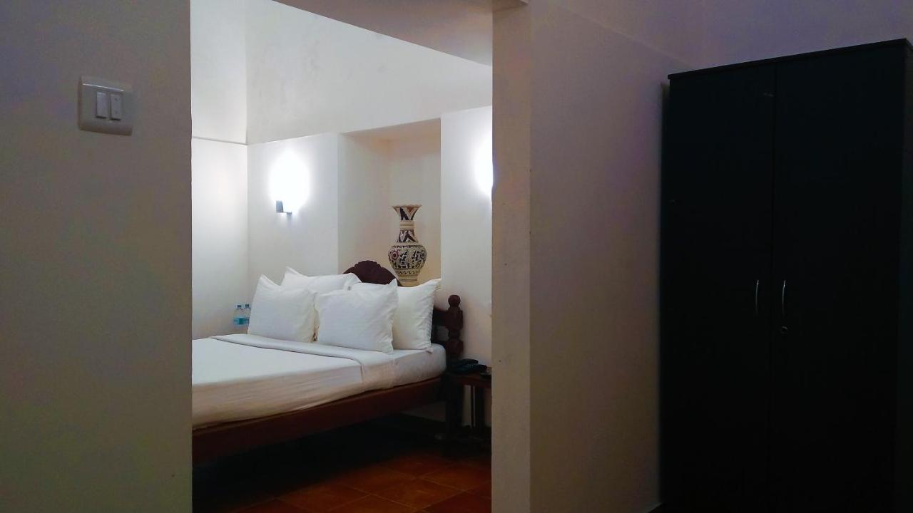 Dutch Hotel