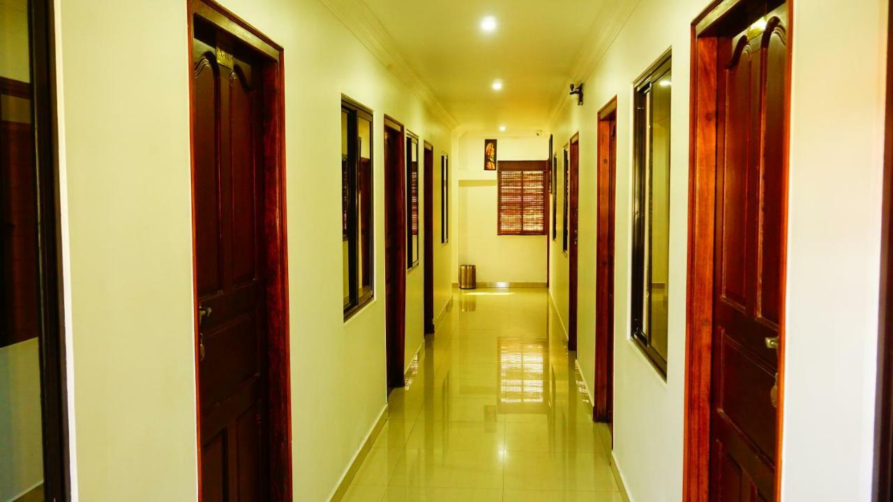 Thayamkery's Royal Hotel Kochi