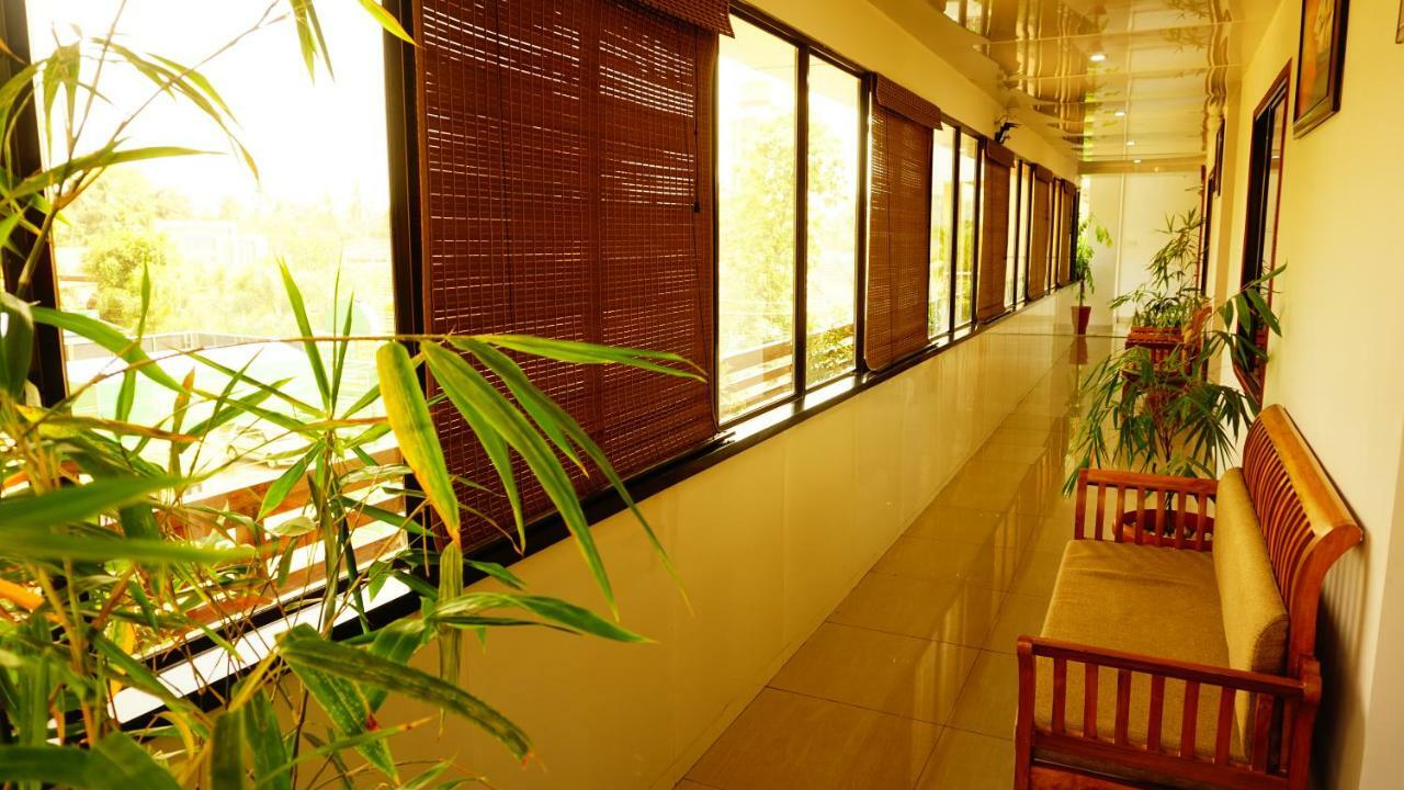 Thayamkery's Royal