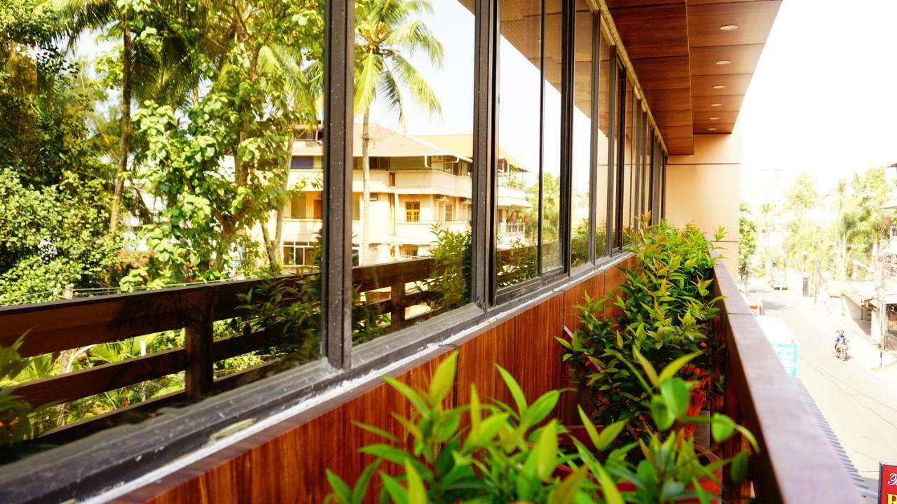 Thayamkery's Royal 2* Kochi